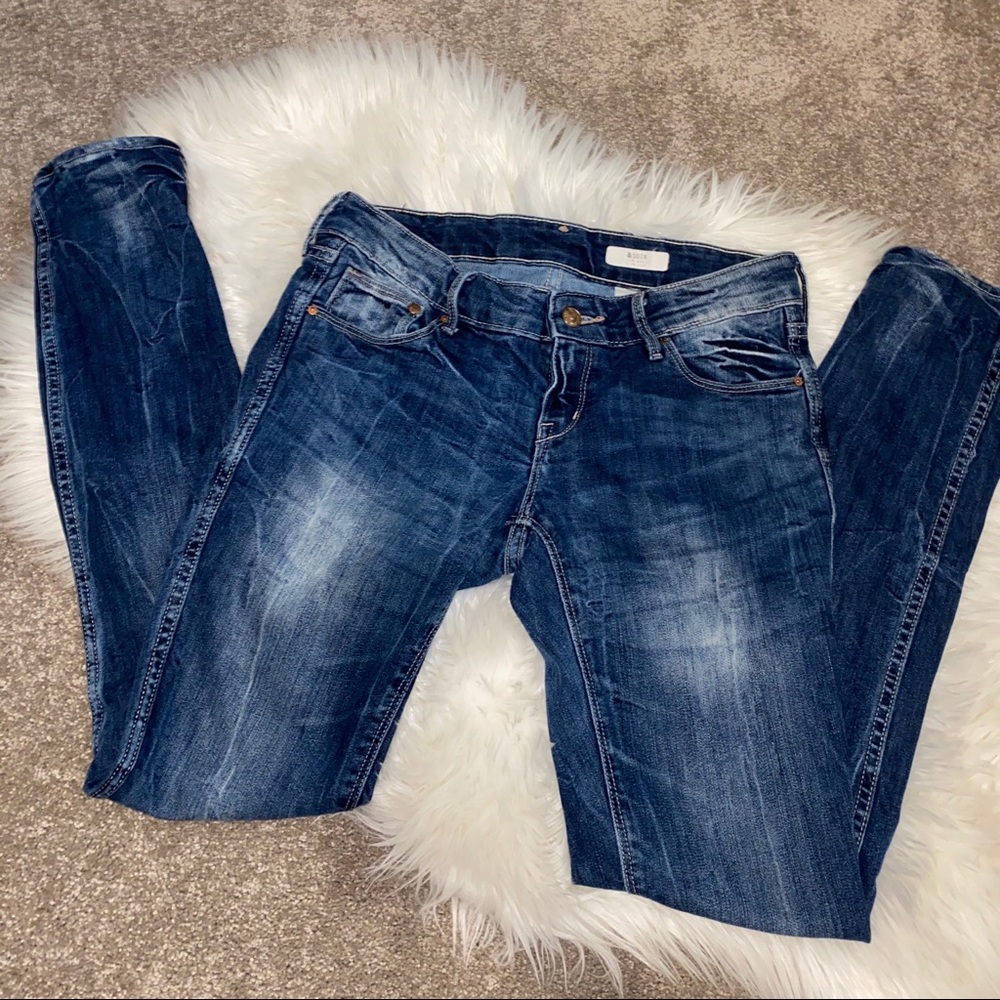 H&M • Skinny Jeans • 29